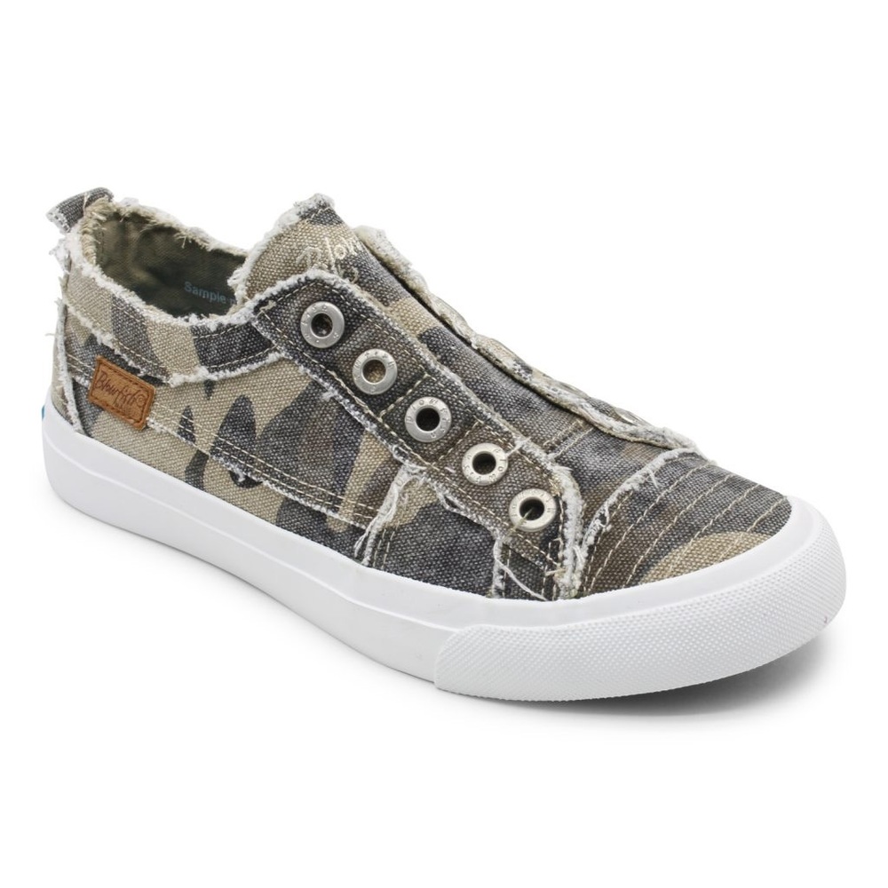 Blowfish Play sneakers in Natural Camo 7.5